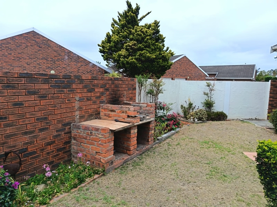 3 Bedroom Property for Sale in Summerstrand Eastern Cape